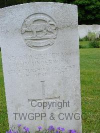 Etaples Military Cemetery - Underwood, John