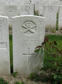 Etaples Military Cemetery - Underwood, Joseph