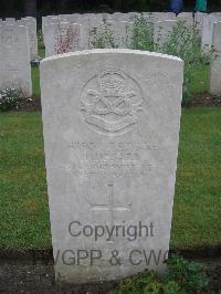 Etaples Military Cemetery - Upsall, H