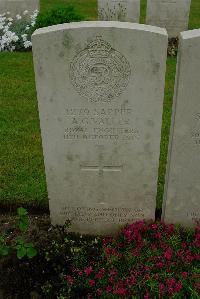 Etaples Military Cemetery - Valler, A G