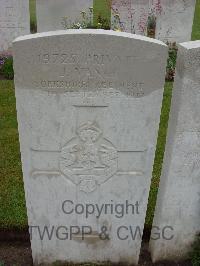 Etaples Military Cemetery - Vance, J