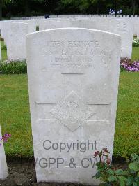 Etaples Military Cemetery - Veitch, John Sutherland