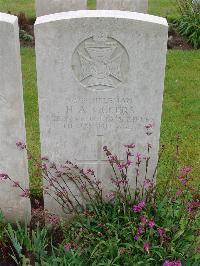 Etaples Military Cemetery - Vickers, Hedley Albert