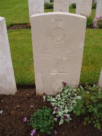 Etaples Military Cemetery - Victory, Victor Charles Claud