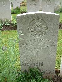 Etaples Military Cemetery - Vince, William James