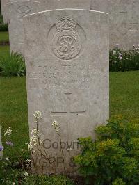 Etaples Military Cemetery - Vye, George Samuel