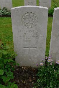 Etaples Military Cemetery - Waddell, J