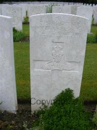 Etaples Military Cemetery - Wade, Alfred Hill