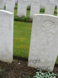 Etaples Military Cemetery - Wain, George