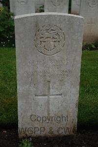 Etaples Military Cemetery - Waiter, S