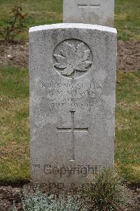 Etaples Military Cemetery - Wake, Gladys Maude Mary