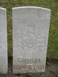 Etaples Military Cemetery - Wake, Harry