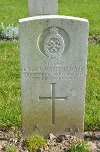 Etaples Military Cemetery - Wakefield, Jessie Emily