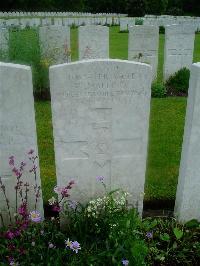 Etaples Military Cemetery - Walding, W