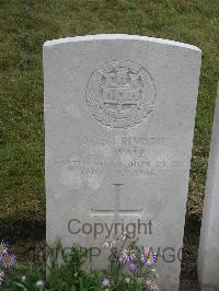 Etaples Military Cemetery - Wale, James Edward