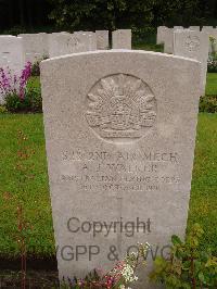 Etaples Military Cemetery - Walker, Albert John