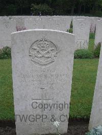 Etaples Military Cemetery - Walker, Albert John