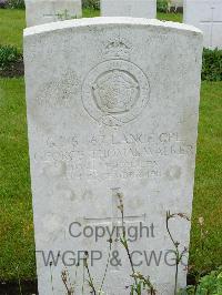Etaples Military Cemetery - Walker, George Thomas