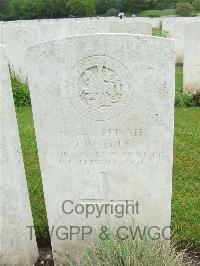 Etaples Military Cemetery - Walker, J