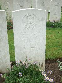 Etaples Military Cemetery - Walker, J