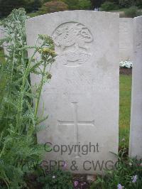 Etaples Military Cemetery - Walker, Richard James
