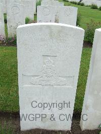 Etaples Military Cemetery - Walker, W
