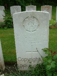 Etaples Military Cemetery - Wall, Frederick