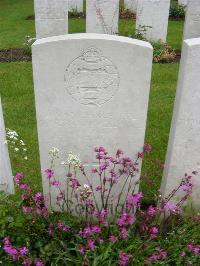 Etaples Military Cemetery - Wall, Oliver Cromwell