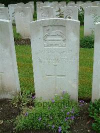 Etaples Military Cemetery - Wall, W W
