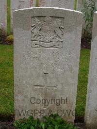 Etaples Military Cemetery - Wallace, Fred