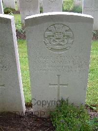Etaples Military Cemetery - Wallace, James Millar