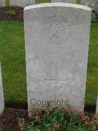 Etaples Military Cemetery - Wallace, W B