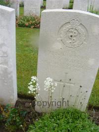 Etaples Military Cemetery - Wallis, Arthur Thomas