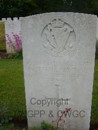Etaples Military Cemetery - Walsh, Walter Henry