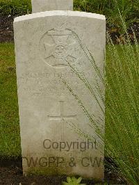 Etaples Military Cemetery - Walsham, Harold