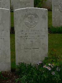 Etaples Military Cemetery - Walters, W J