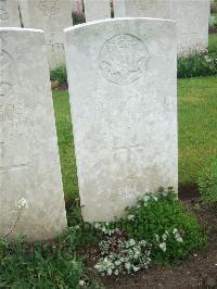 Etaples Military Cemetery - Walton, Edwin William