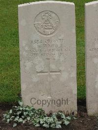 Etaples Military Cemetery - Ward, H