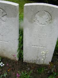 Etaples Military Cemetery - Ward, J