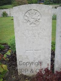 Etaples Military Cemetery - Wardley, E