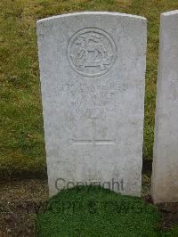 Etaples Military Cemetery - Warner, A