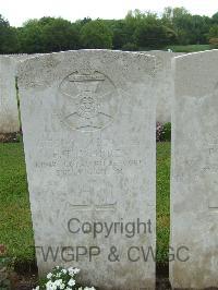 Etaples Military Cemetery - Warren, Fred Thomas