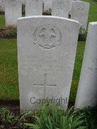 Etaples Military Cemetery - Warren, W