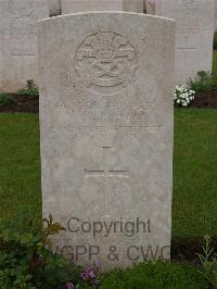 Etaples Military Cemetery - Warrilow, William