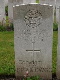 Etaples Military Cemetery - Waterhouse, W