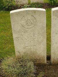 Etaples Military Cemetery - Watson, John Robert