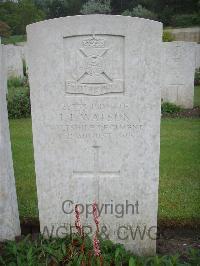 Etaples Military Cemetery - Watson, Leonard Percy