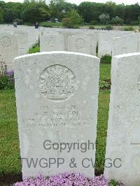 Etaples Military Cemetery - Watson, William Dunbar