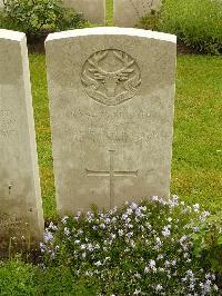 Etaples Military Cemetery - Watt, James Alexander