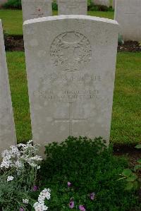 Etaples Military Cemetery - Watt, W